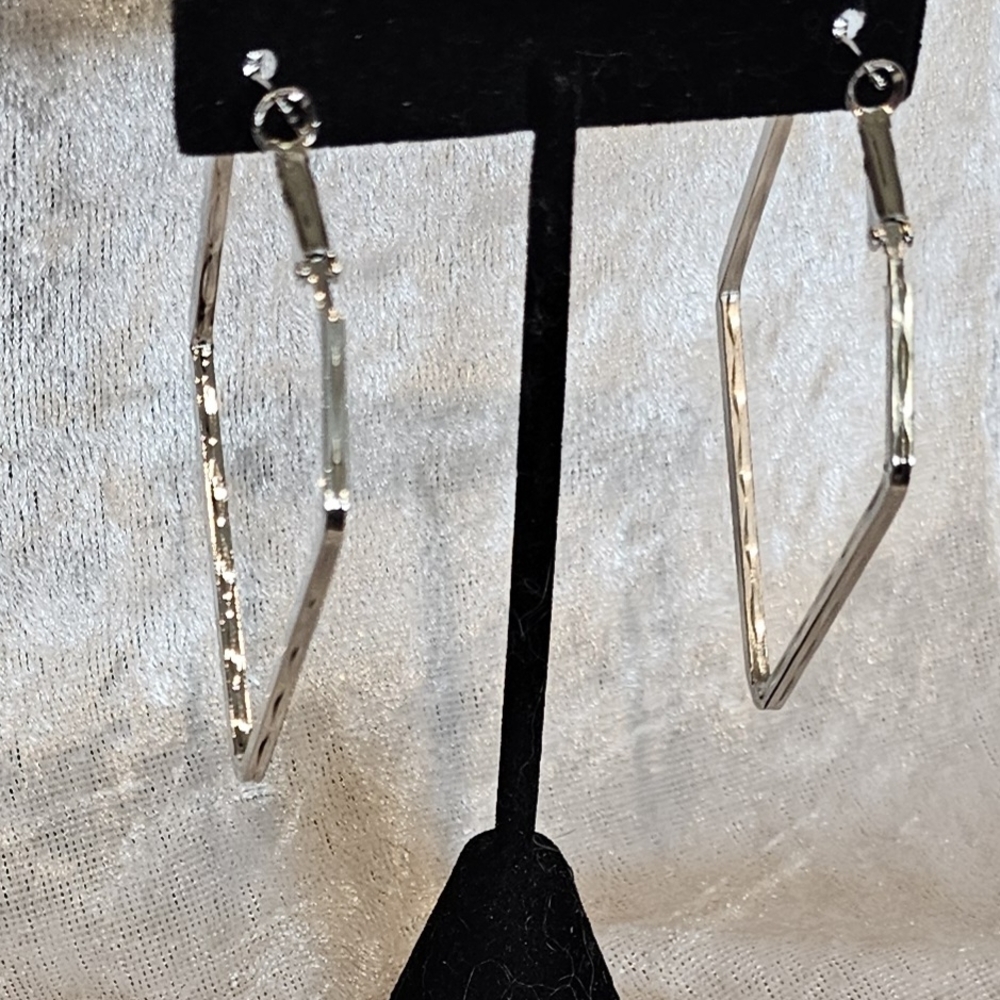 *NWT* Kaitin 925 Silver Geometric Hoop Earrings